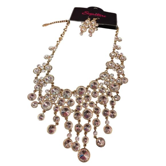 Signature Series Glamorous Crystal Bib‎ Necklace and Earrings Set Gold Tone R-64 - Picture 1 of 4